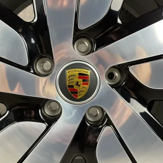 Winterräder Porsche Taycan 19" Original S AERO Felgen 9J1073600B Top - Bild 9