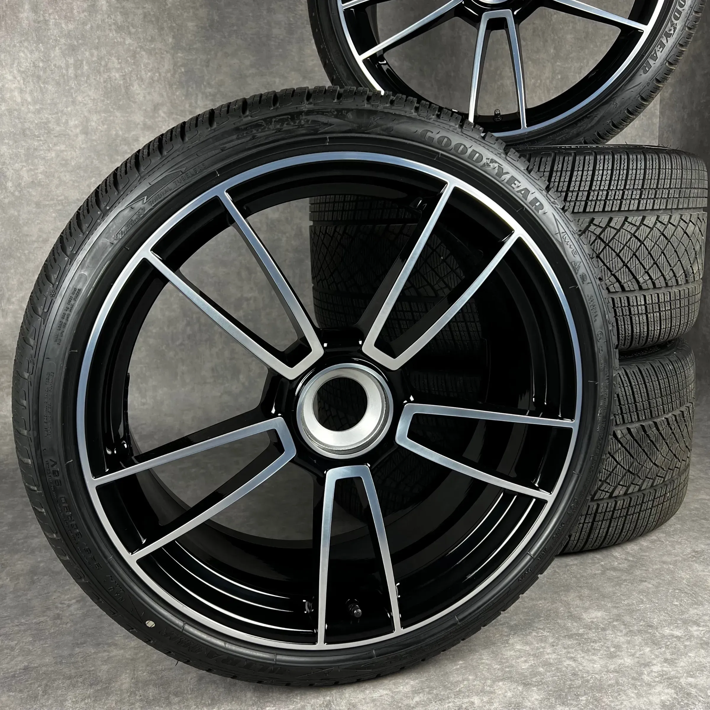 Winterräder Porsche 911 992 20"/21" Original Turbo S Zentralverschluss Felgen ZV 992044601AB - Bild 1
