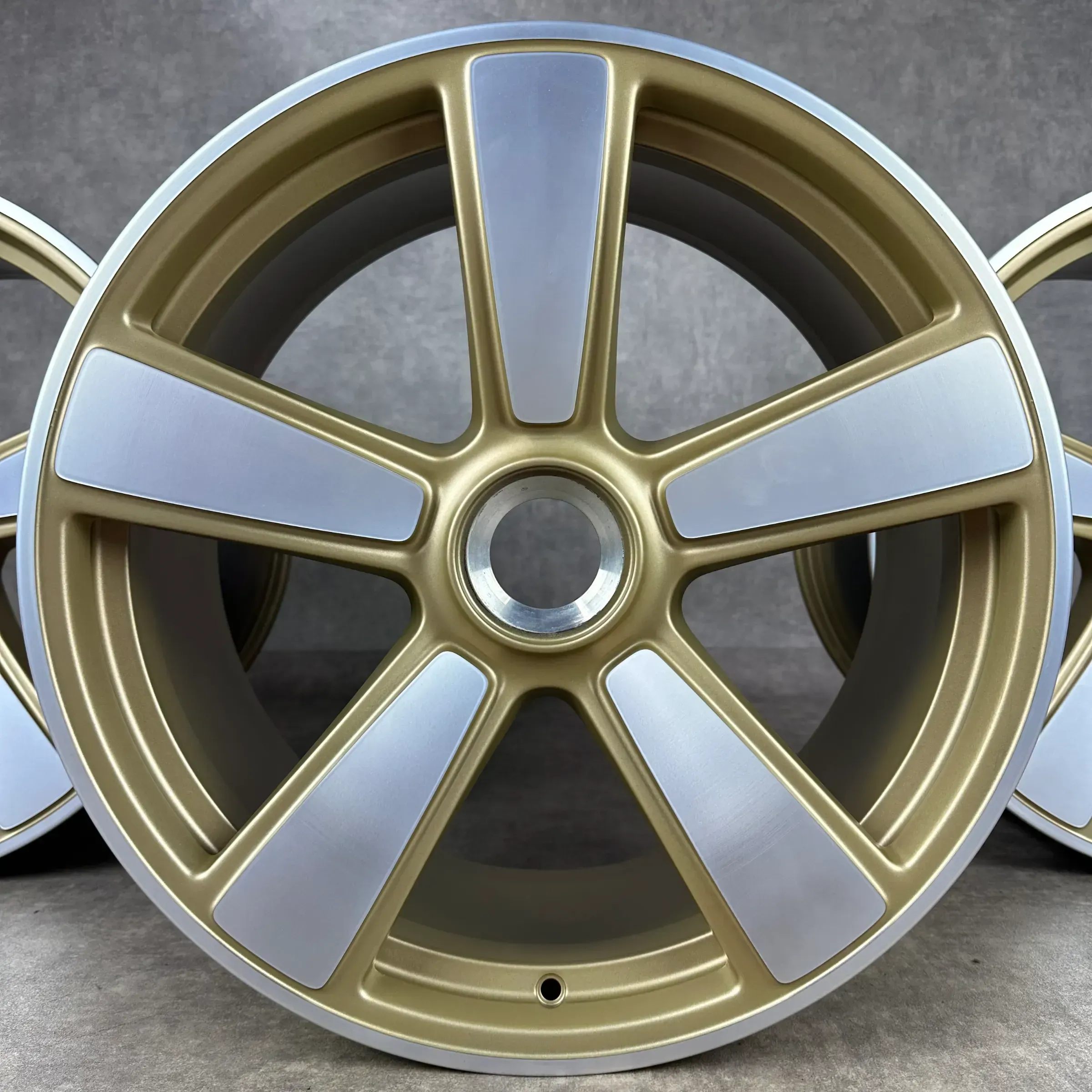 Sommerräder Porsche 992.2 20+21 Zoll Original Sport Classic Zentralverschluss Felgen 992601025EB 992601025EC - Bild 1