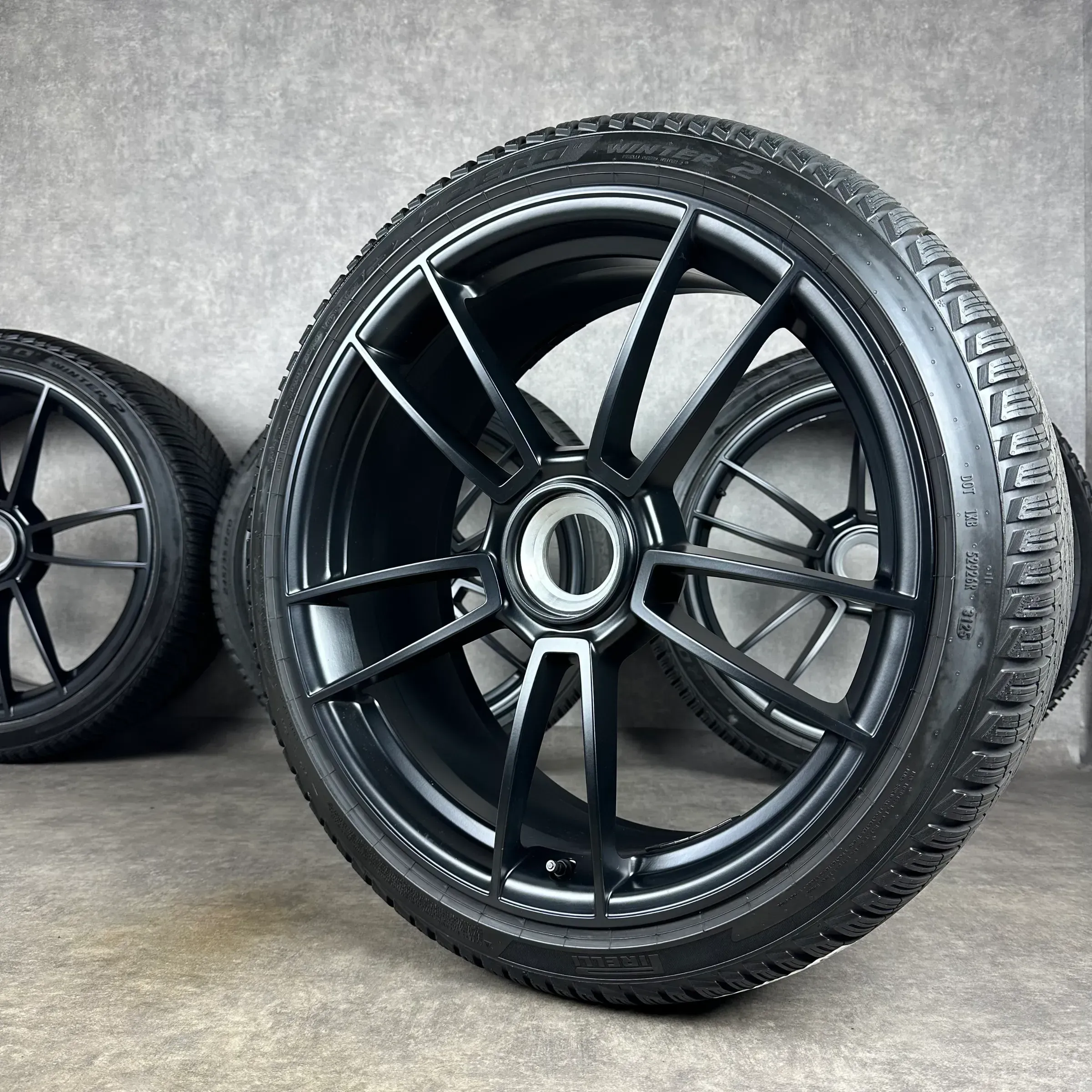 Winterräder Porsche 911 992.1 20"/21" Original Turbo S Zentralverschluss Felgen ZV 992044601AB DOT24+25 - Bild 1