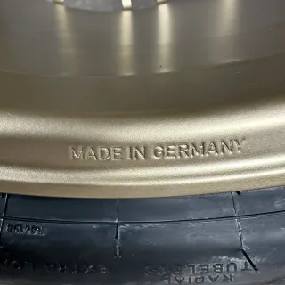 Sommerräder Porsche 992.2 20+21 Zoll Original Turbo S Zentralverschluss Felgen 992601025FJ 992601025FK Neodyme - Bild 11