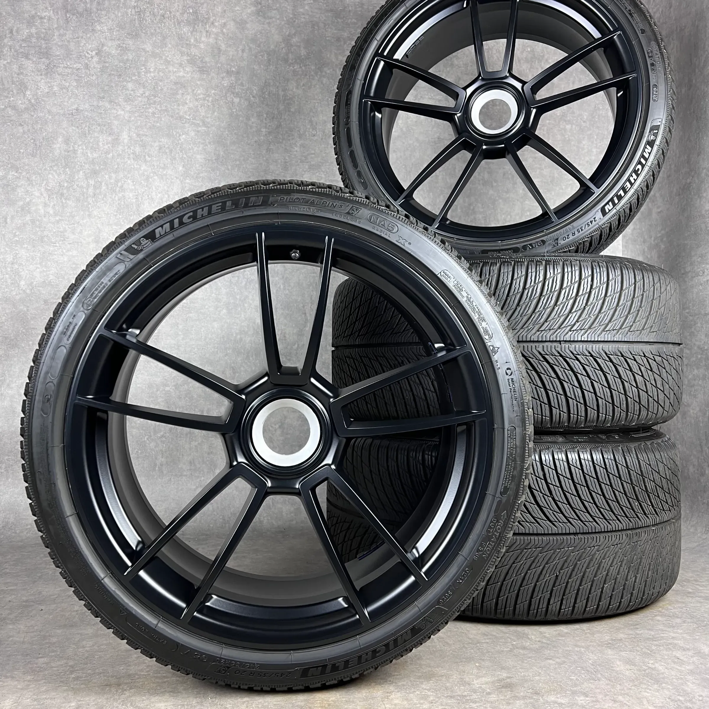 Winterräder Porsche 911 992 20"/21" Original Turbo S Zentralverschluss Felgen ZV 992044601AB DOT23+24 - Bild 1