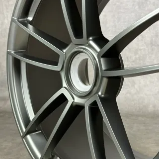 Porsche 992 Turbo S Felgen 20"+21" Original Zentralverschluß ZV Platinum 992044602BA - Bild 9